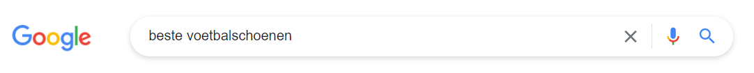 zoekwoord 'beste voetbalschoenen' ingevoerd in de zoekmachine van Google