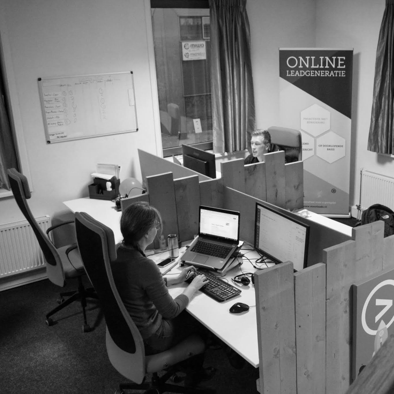Online marketing bureau in alphen - Cropped full service flex door Forward Marketing