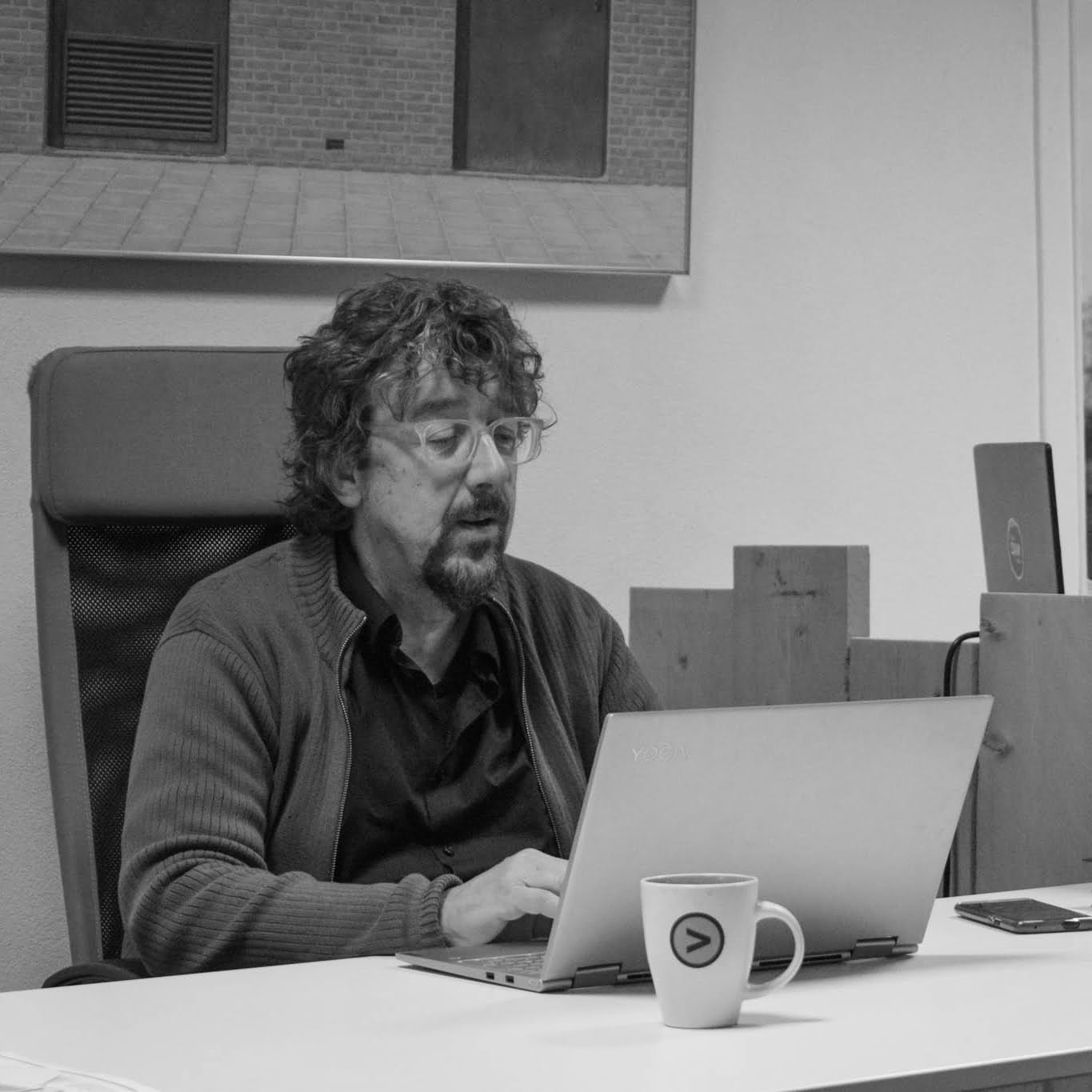 strategische marketeer aan het werk - Cropped Nico van Forward Marketing